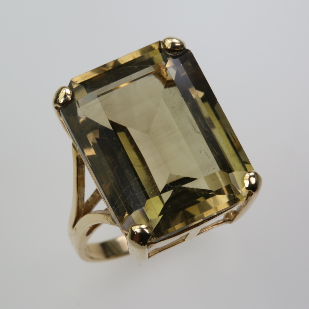 Solid 14 karat Gold Topaz Ring