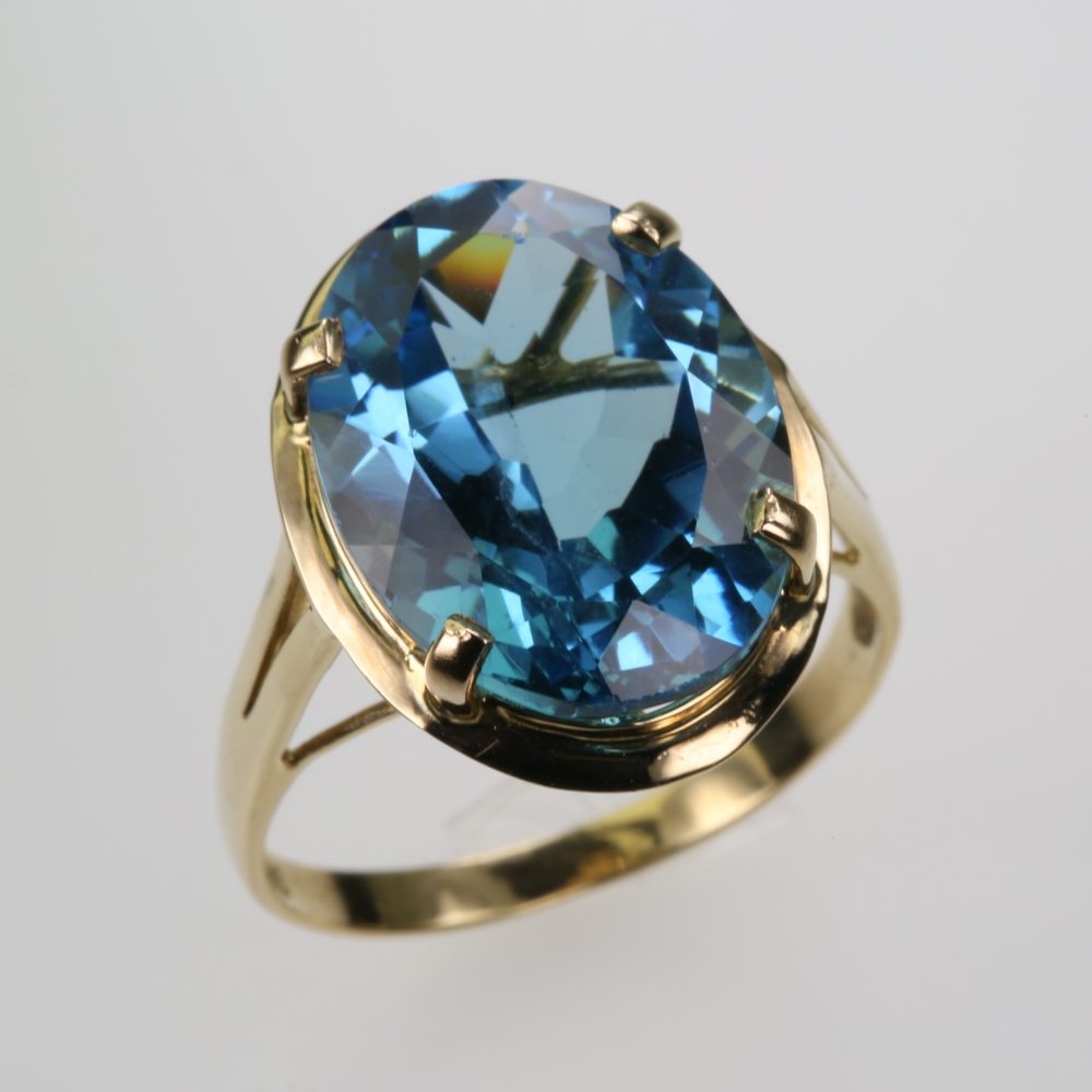 Solid 14 karat Gold Topaz Ring