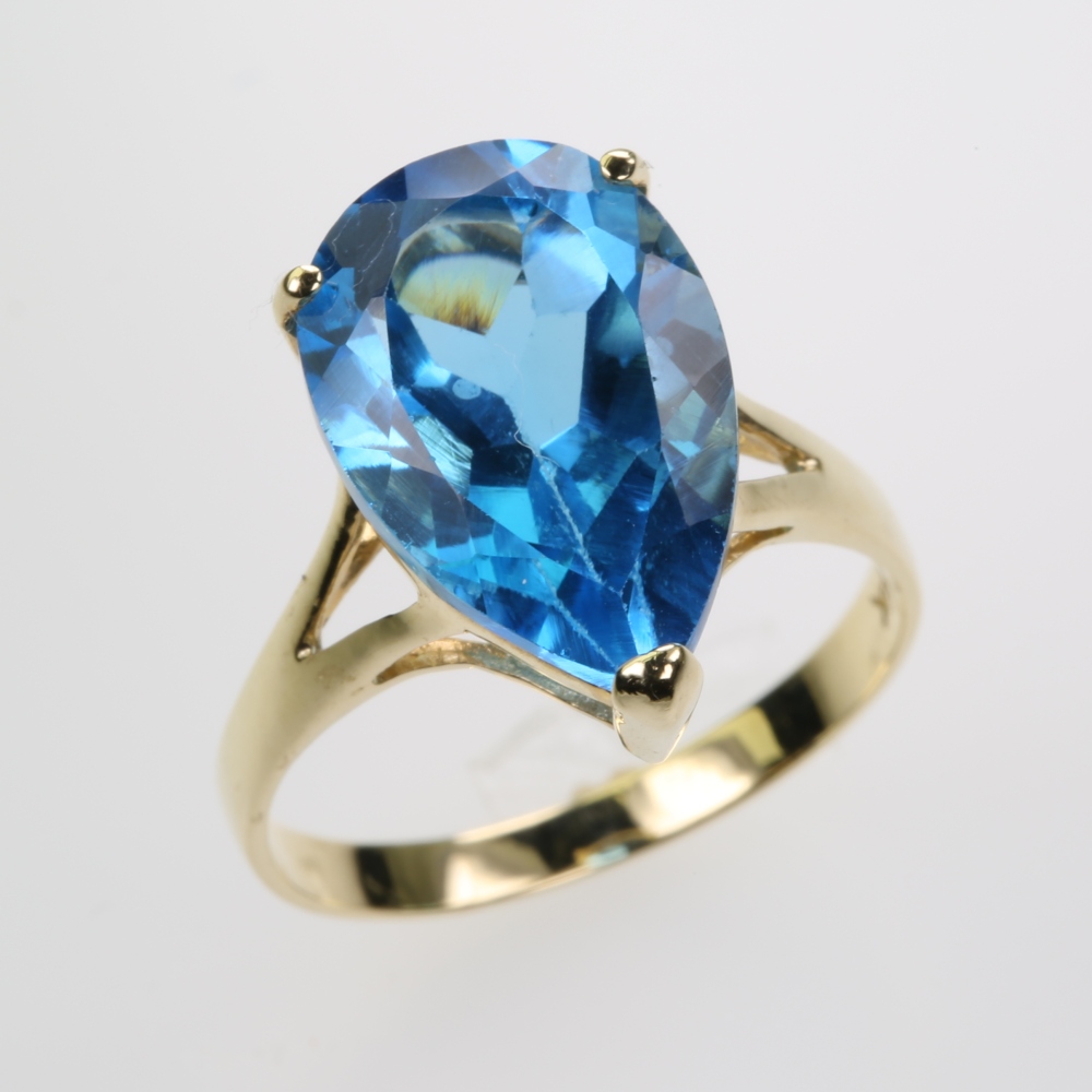 Solid 14 karat Gold Topaz Ring