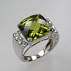 14 Karat Gold Green Peridot Ring