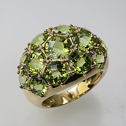 14 Karat Gold Green Peridot Ring