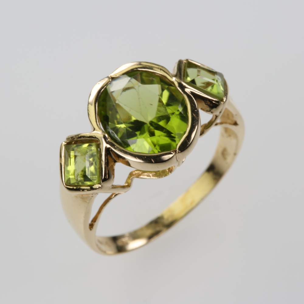 14 Karat Gold Green Peridot Ring
