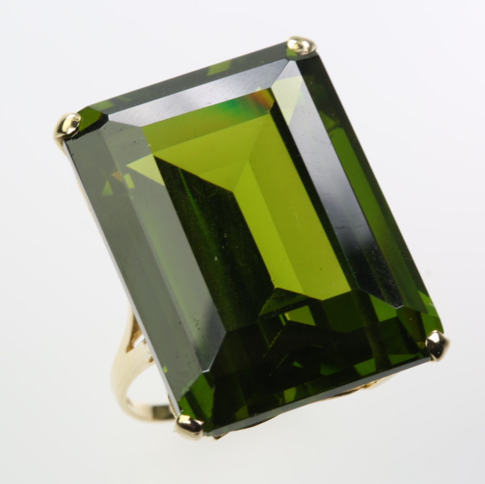 14 Karat Gold Green Peridot Ring