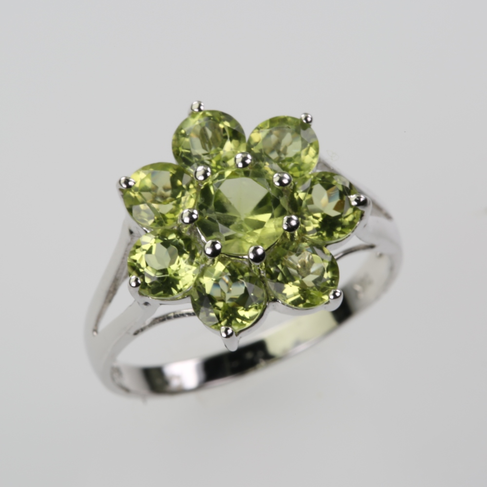 14 Karat Gold Green Peridot Ring