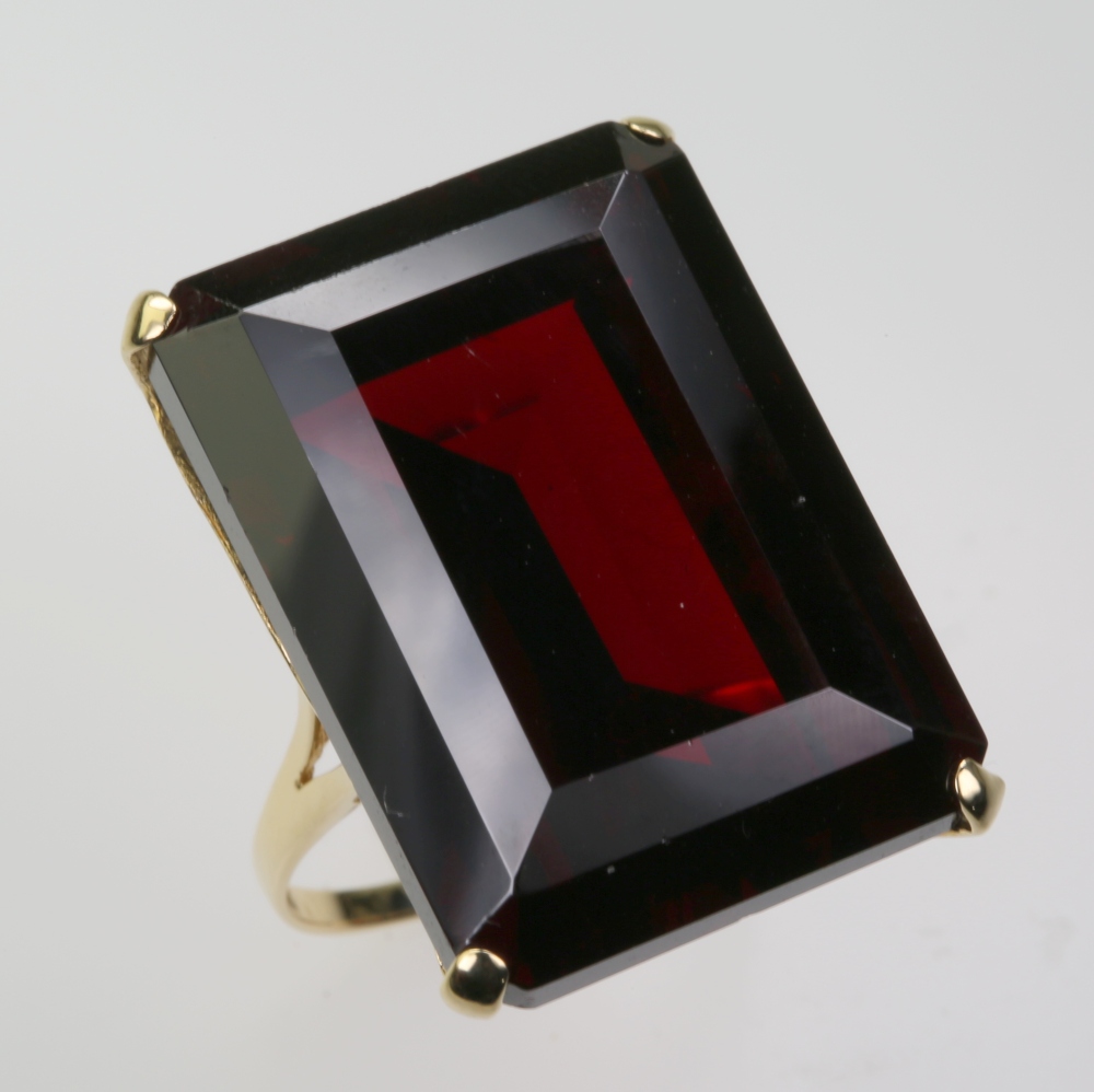 Solid 14 karat Gold Garnet Ring