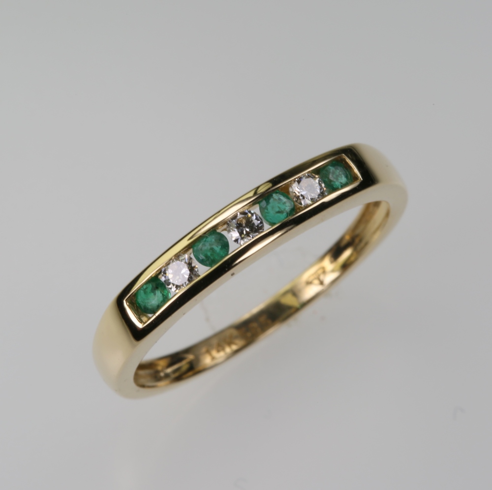 14 Karat Gold Emerald Ring