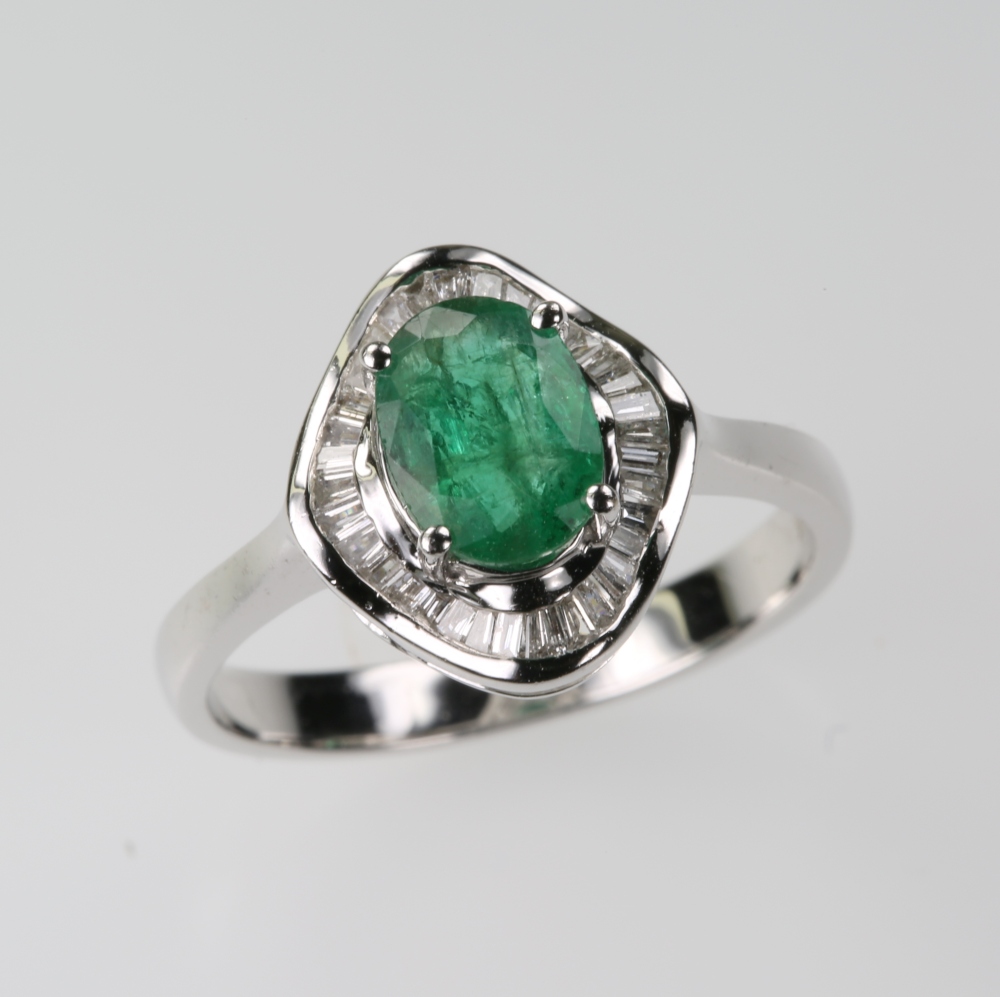 14 Karat Gold Emerald Ring