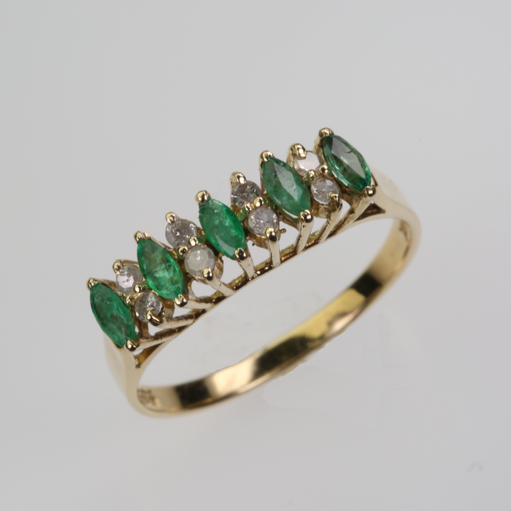 14 Karat Gold Emerald Ring