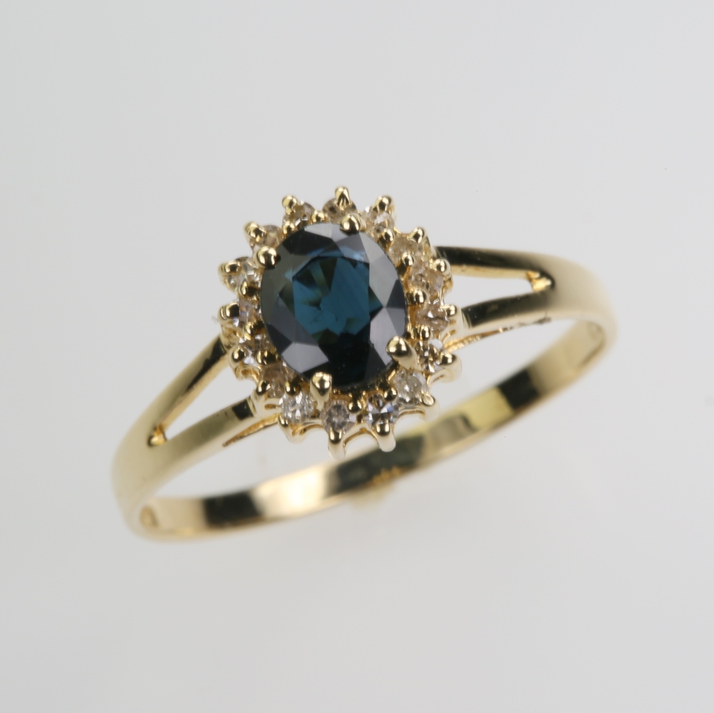 14 Karat Gold Sapphire Ring
