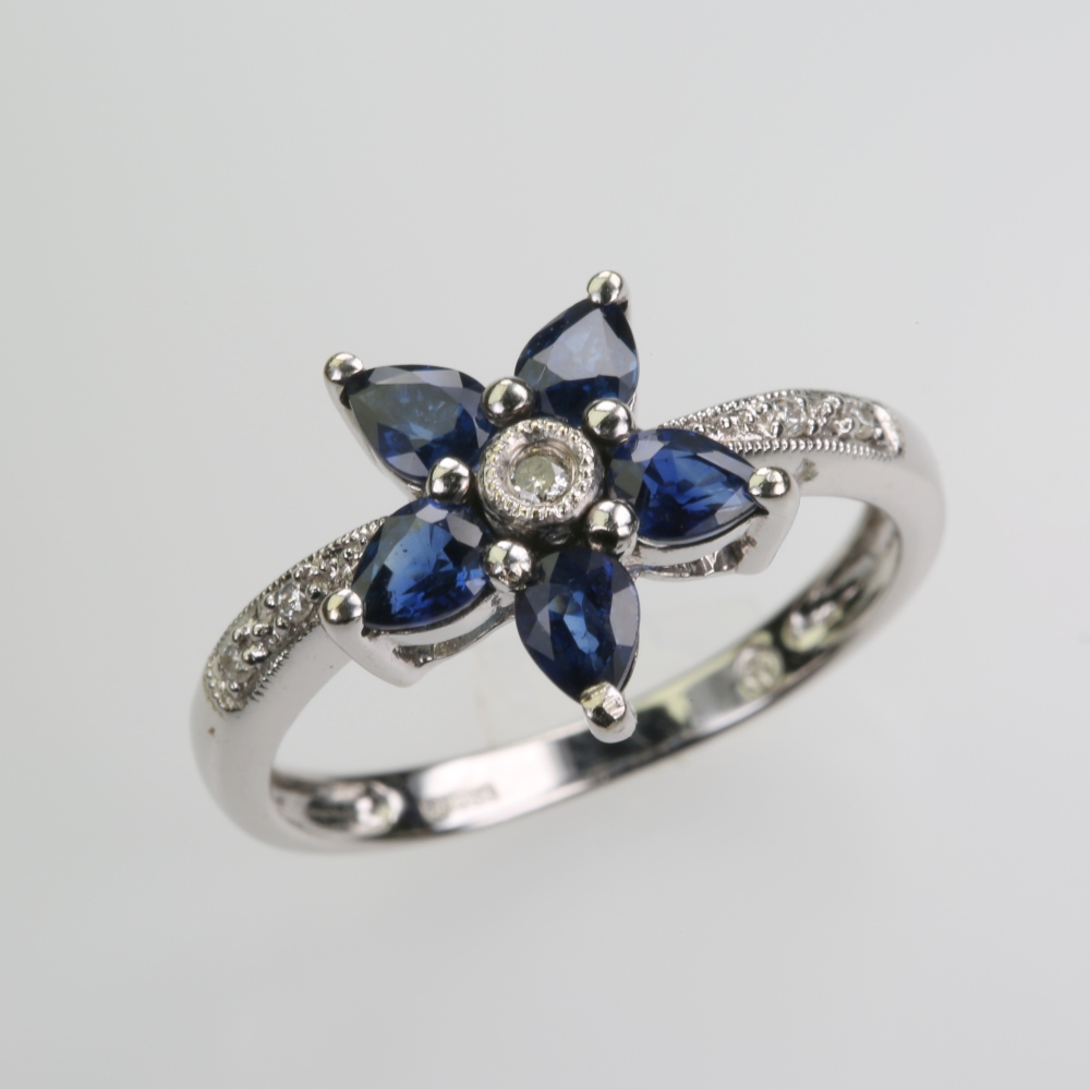 14 Karat Gold Sapphire Ring
