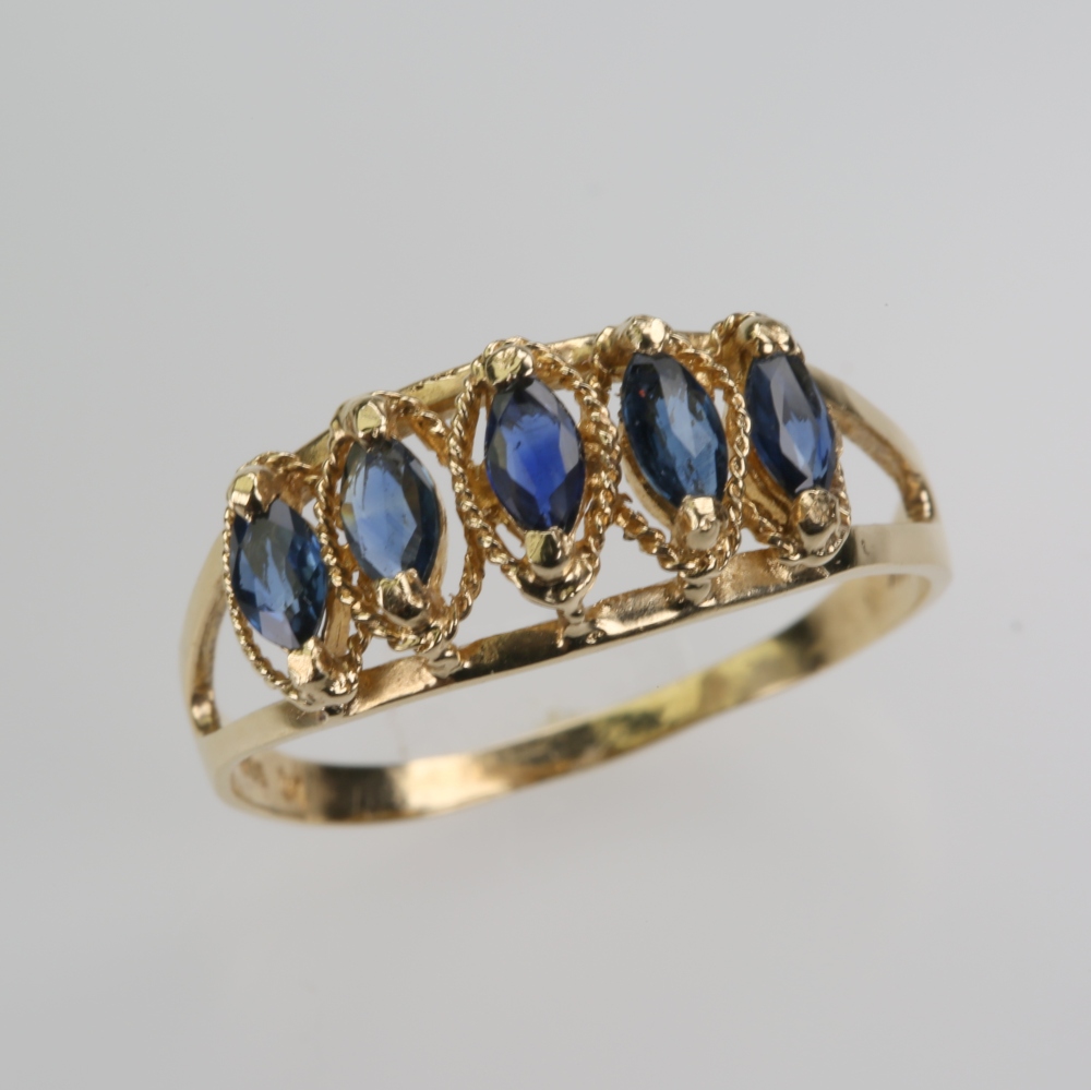 14 Karat Gold Sapphire Ring