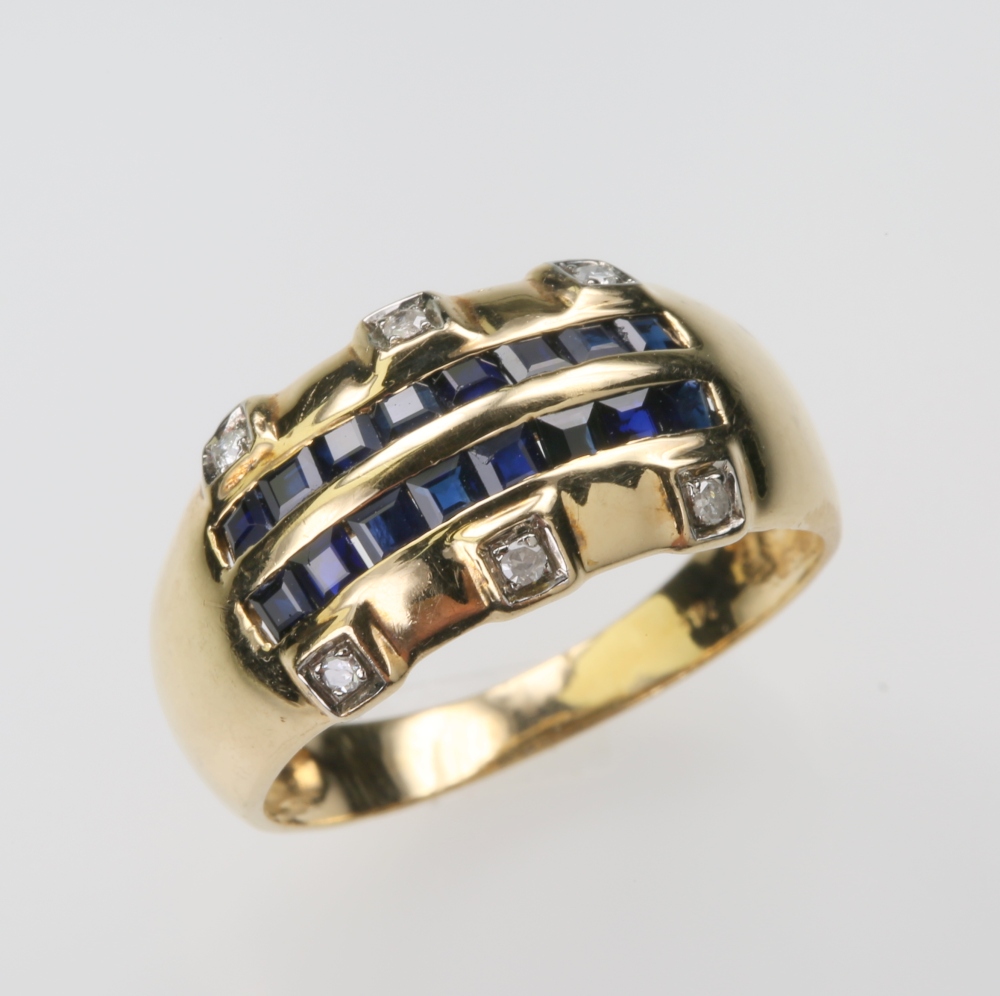 14 Karat Gold Sapphire Ring