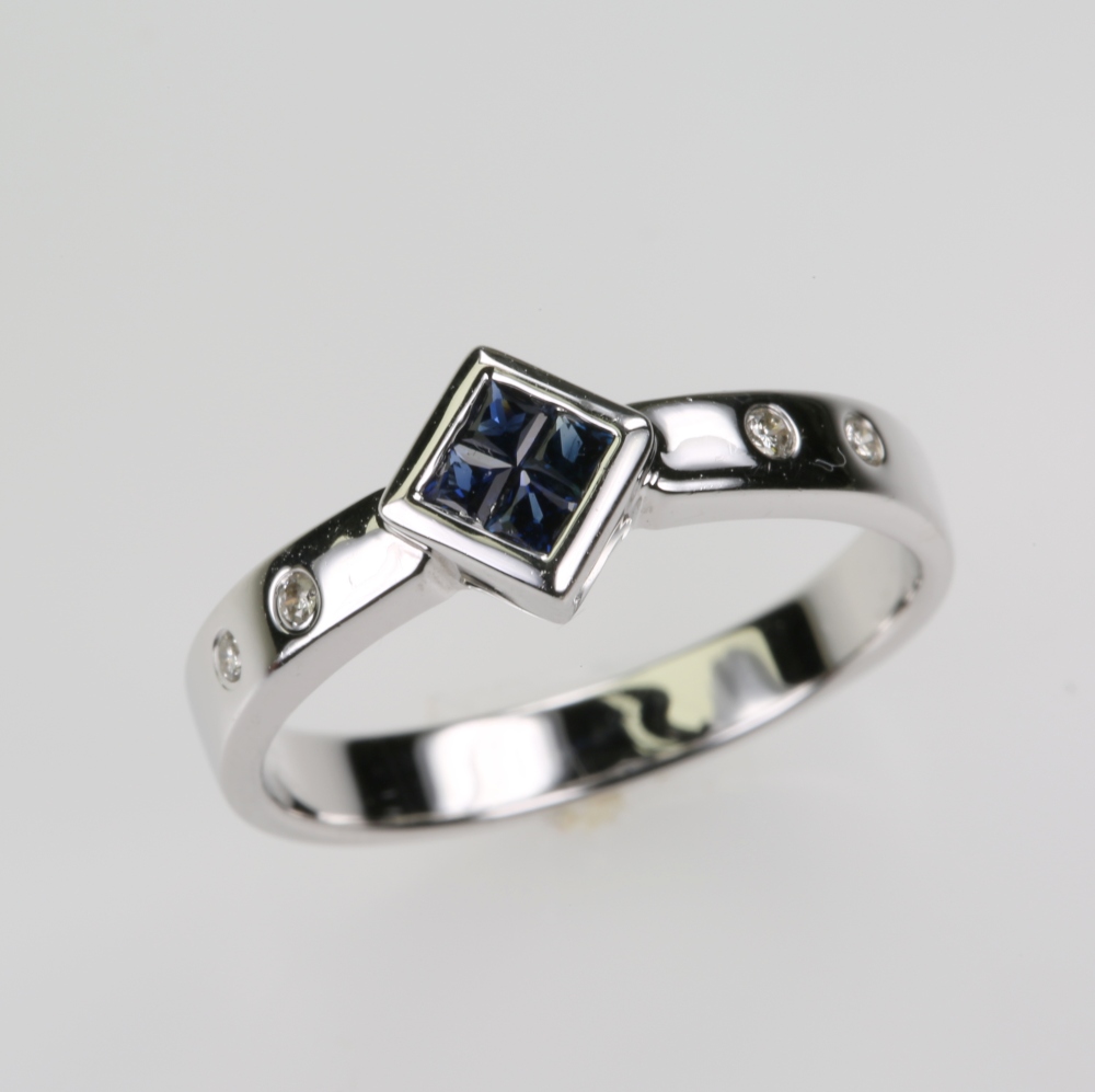 14 Karat Gold Sapphire Ring