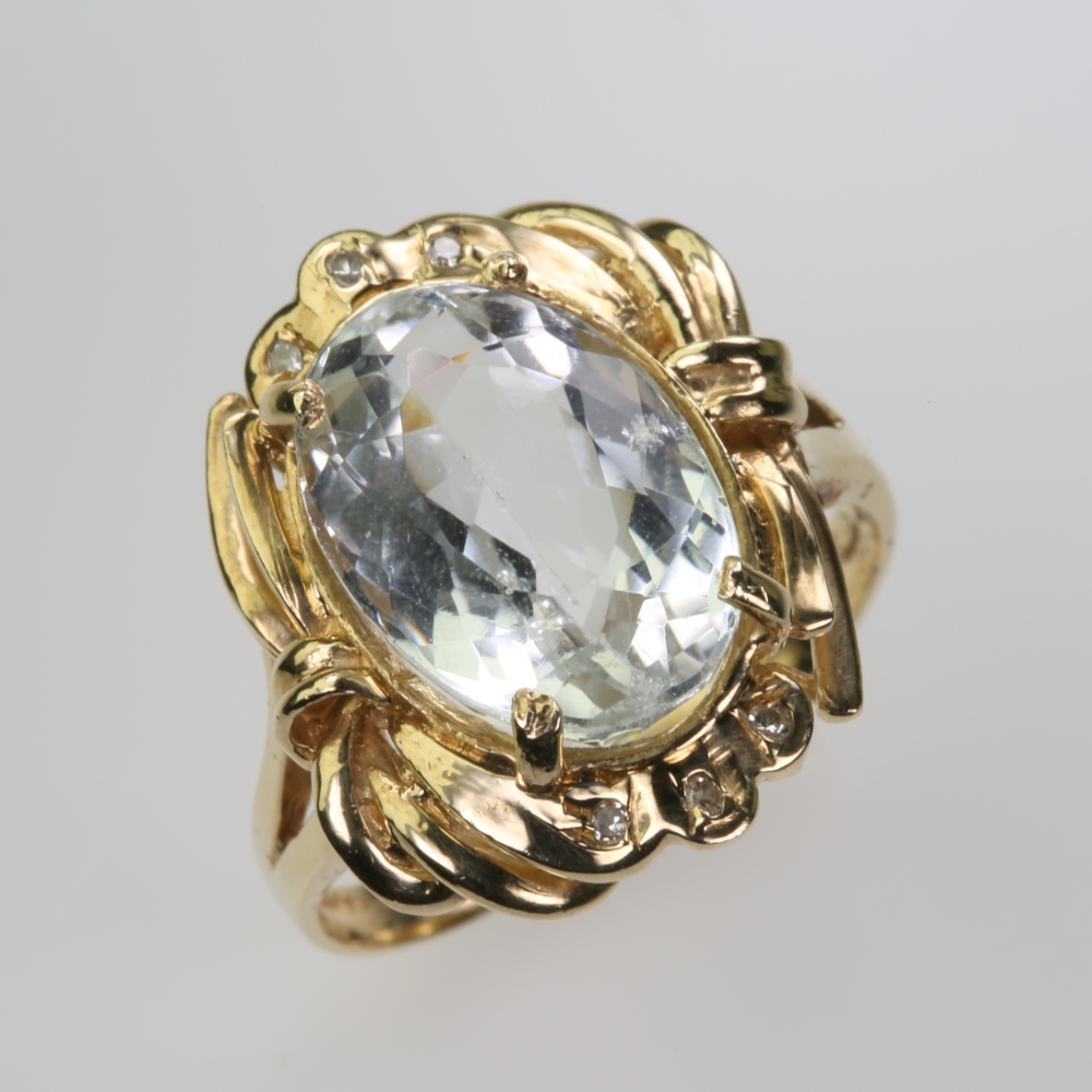 14 Karat Gold Aquamarine Ring