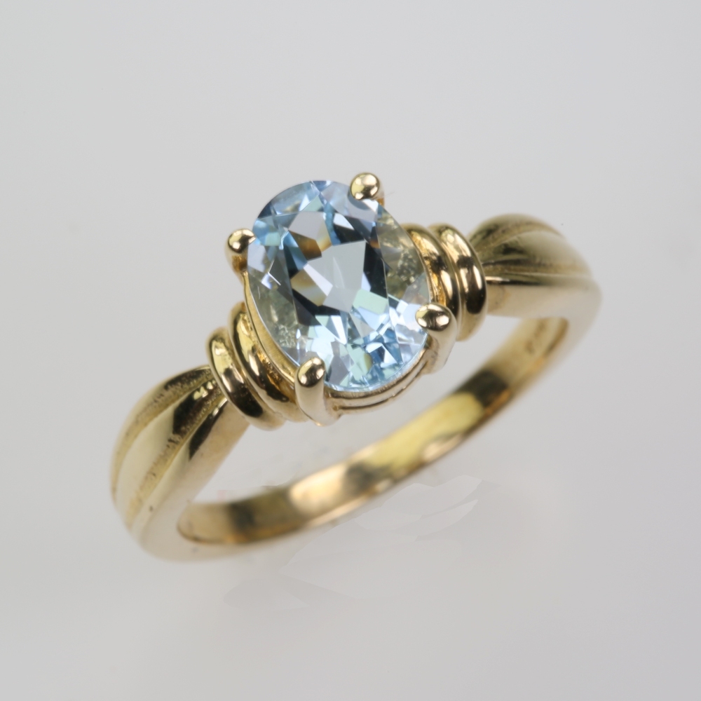 14 Karat Gold Aquamarine Ring