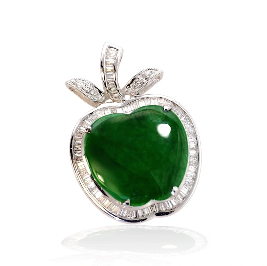グリーンアップルデーース Imperial Green Jadeite Jade Apple Pendant in 18K White Gold