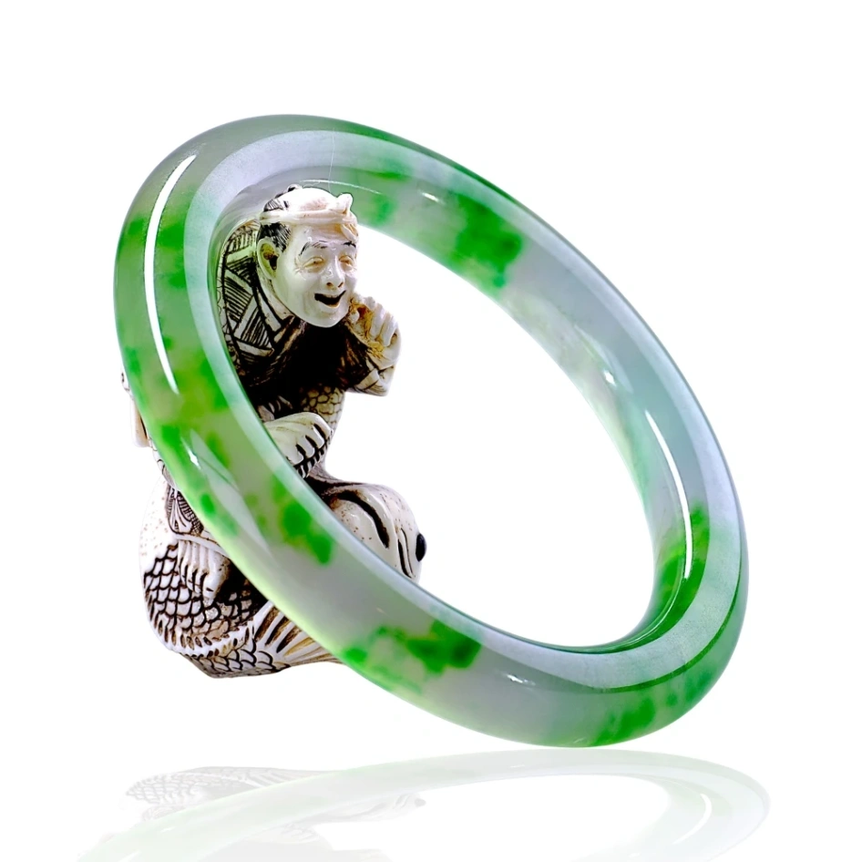 Imperial green jade bangle, vivid color and smooth translucency