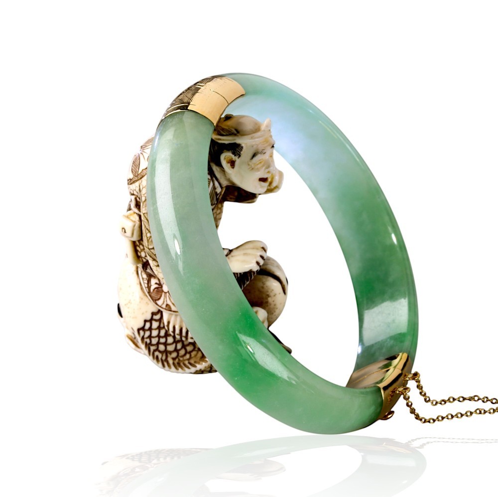 14K Gold Green Jade Hinged Bangle, 57mm Inner Diameter