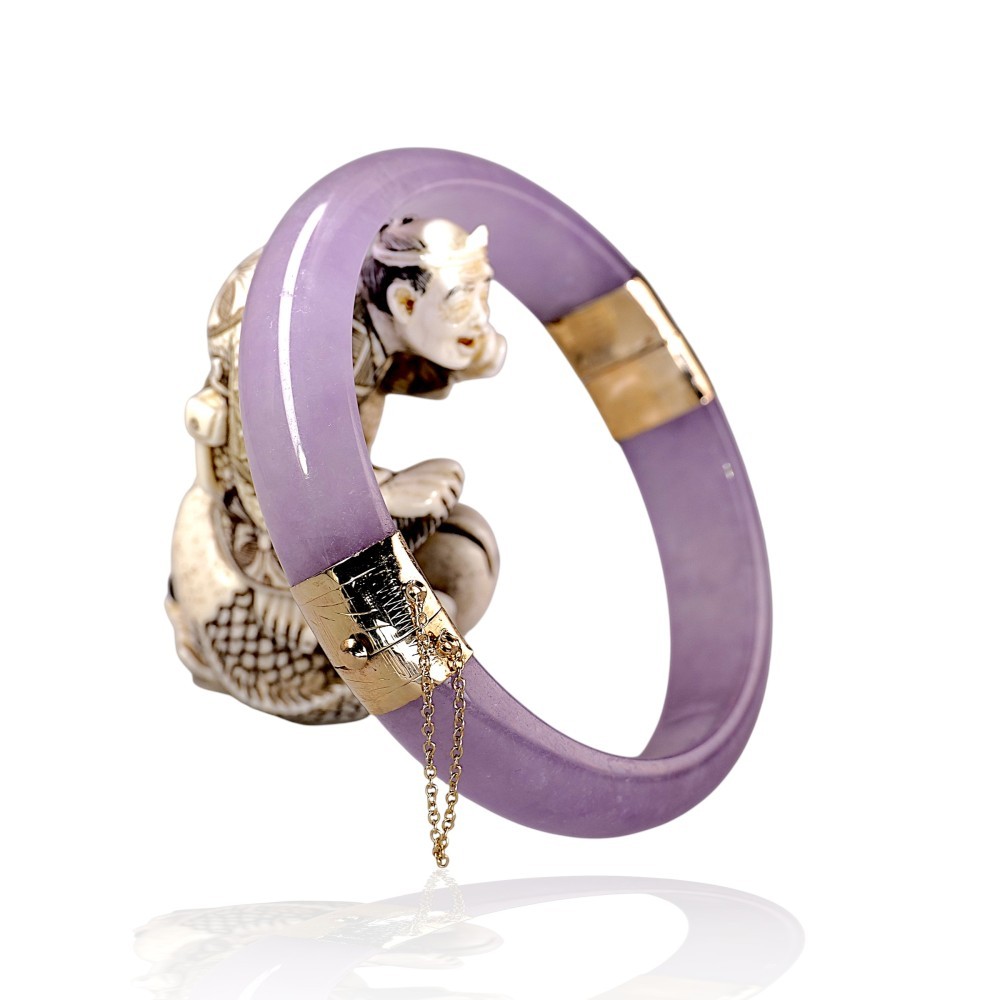 14K Gold Lavender Jade Hinged Bangle, 58mm Inner Diameter