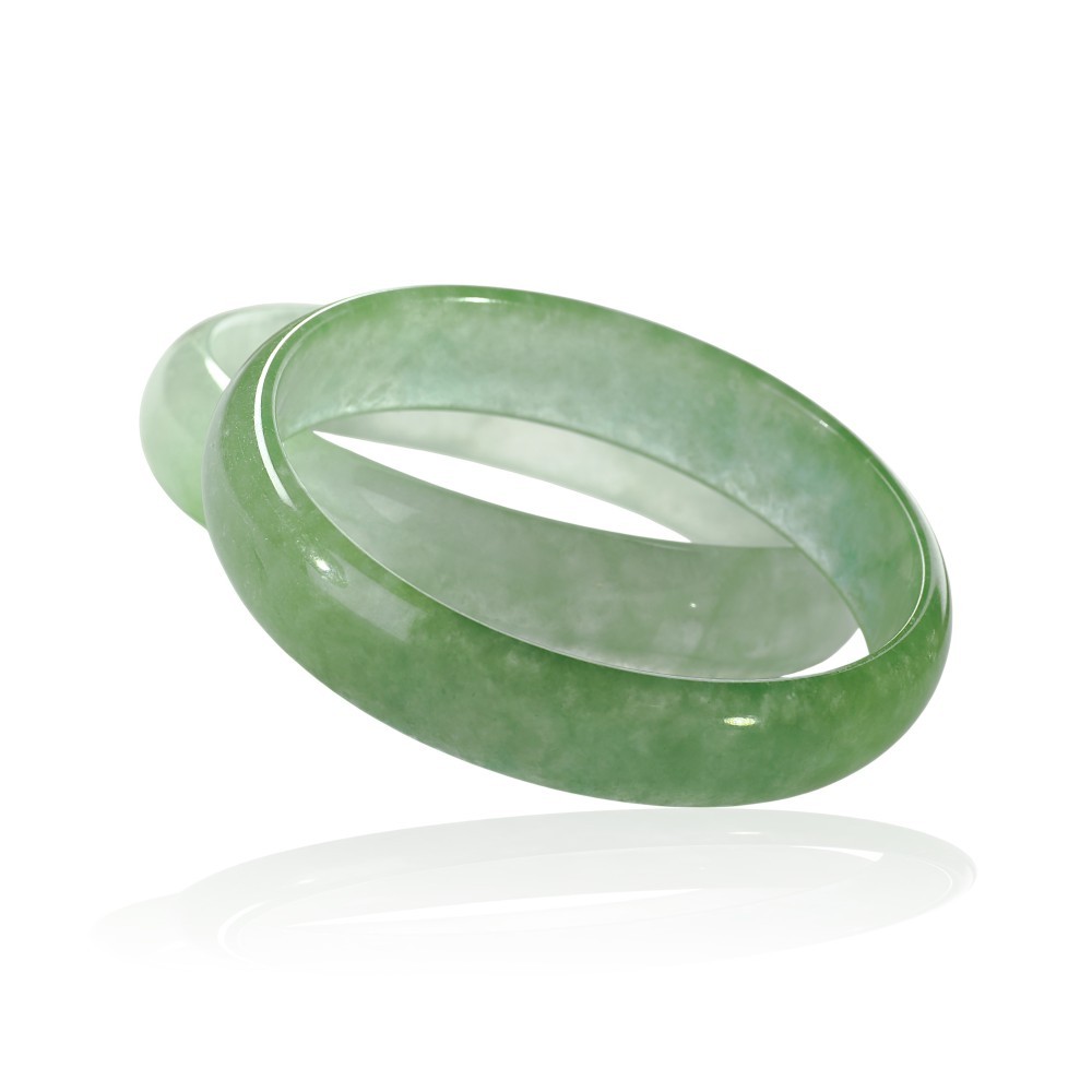 Solid Green Jade Bangle $100 - $200, 58mm / 51mm Inner Diameter