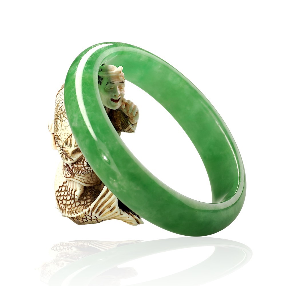Elegant Green Jade Bangle $200 - $300, 60mm Inner Diameter