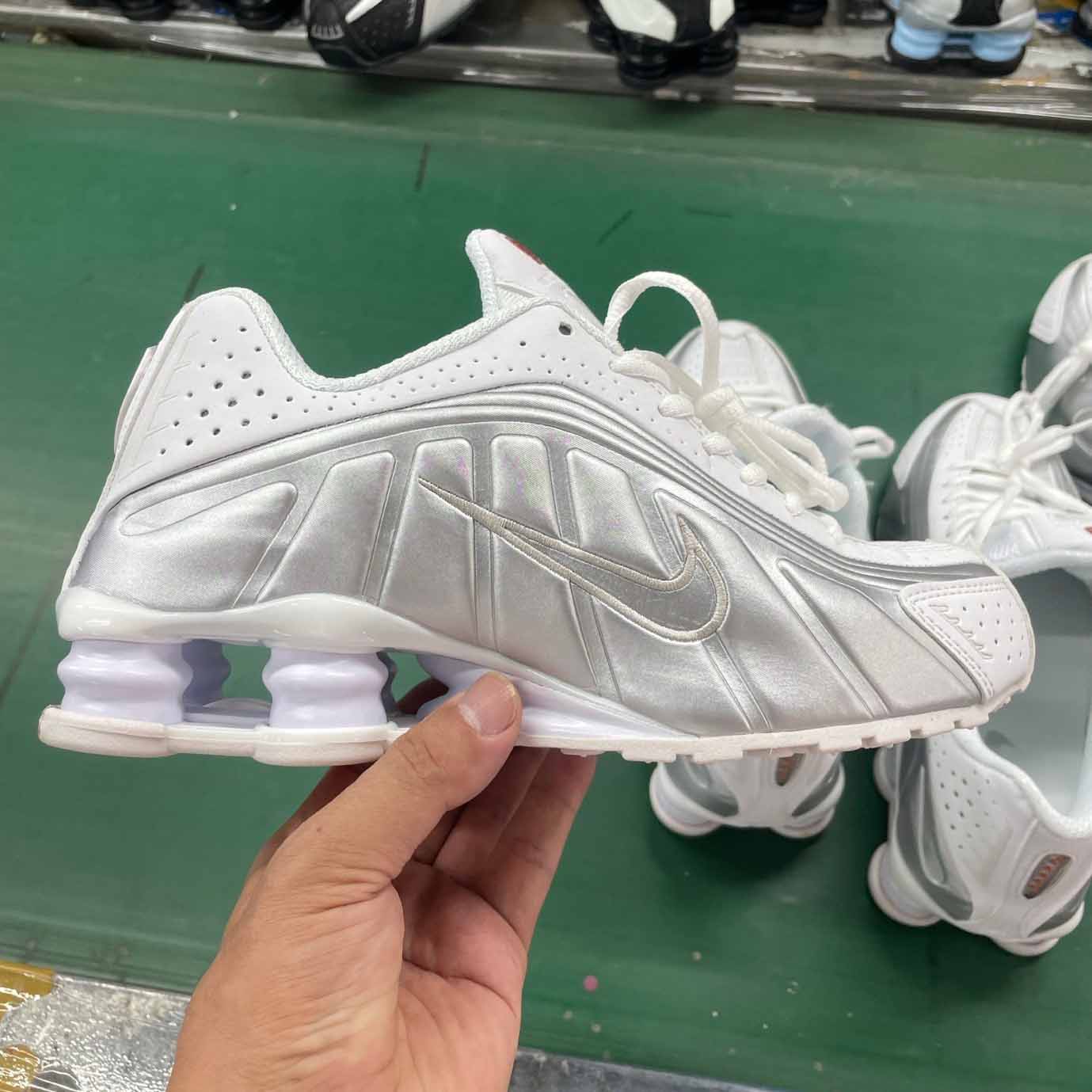 Fake R4 Nike Shox R4 Silver