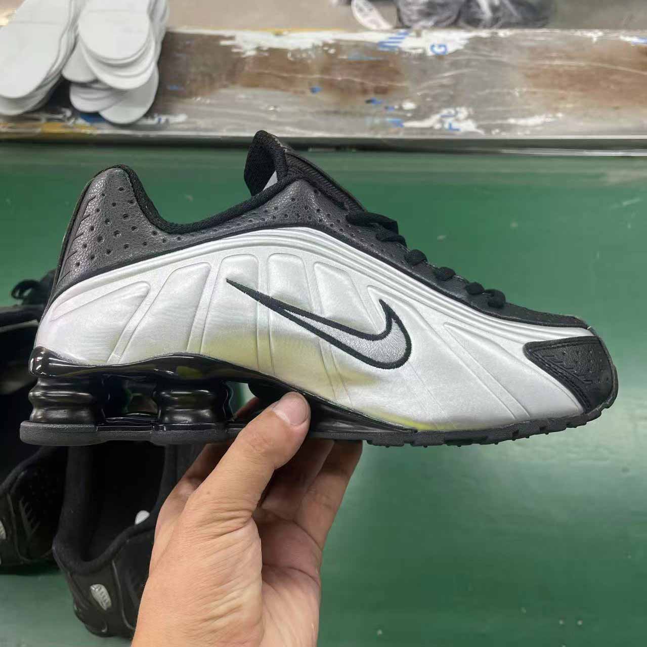 Silver R Shox R4 Nike Shox R4 Silver Black