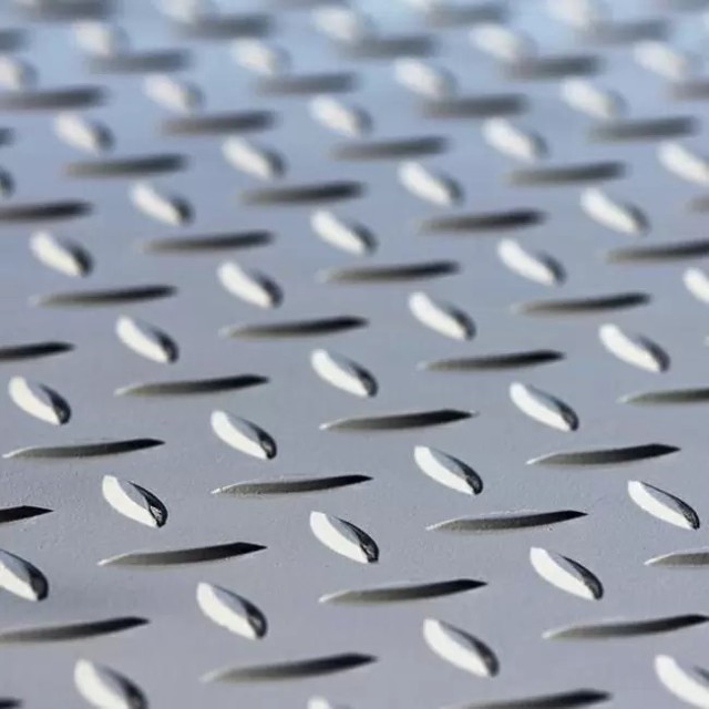 Tấm thép hoa văn