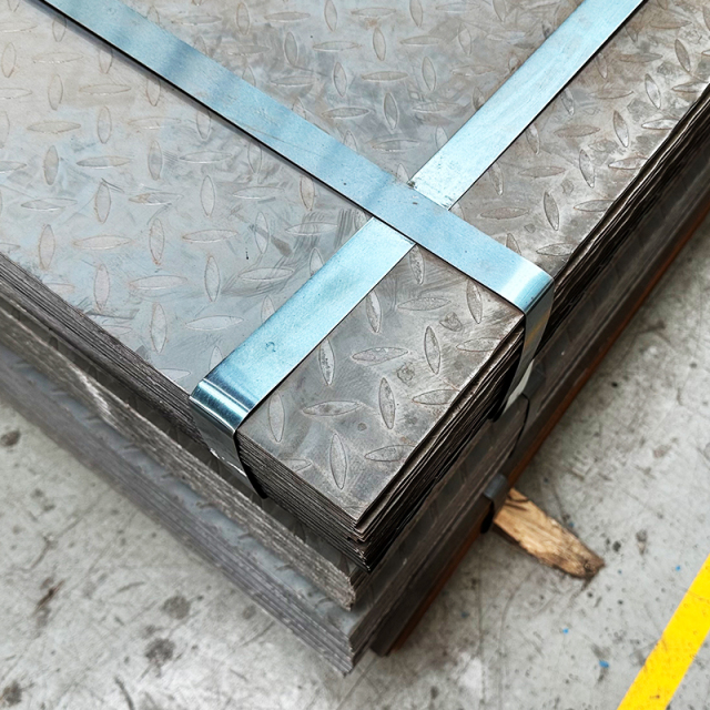 Tấm thép hoa văn