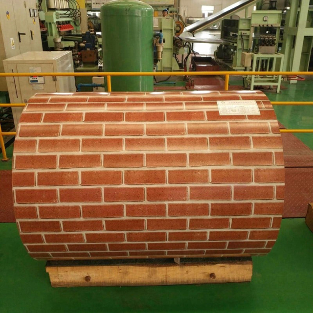 Cuộn phủ màu hoa văn