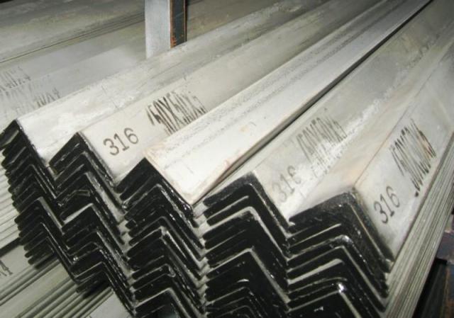 400 Series Stainless Angle Steel
