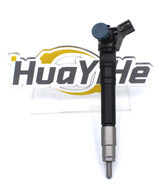 Common rail injector 23670-0E020 for Toyota 2GD