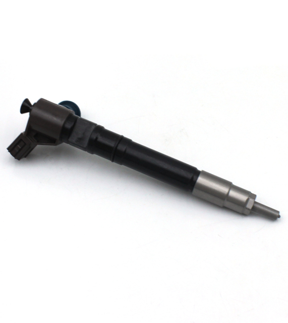 Common rail injector 23670-0E020 for Toyota 2GD