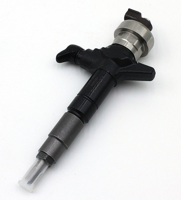 Diesel engine parts fuel common rail injector 095000-5870