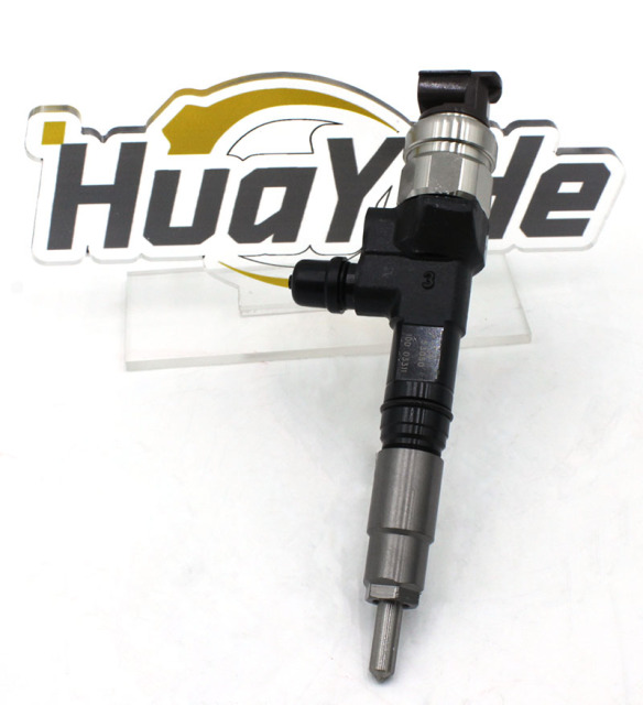 Engine fuel injector 1J770-53050 for Kubota V3307 Tier 4