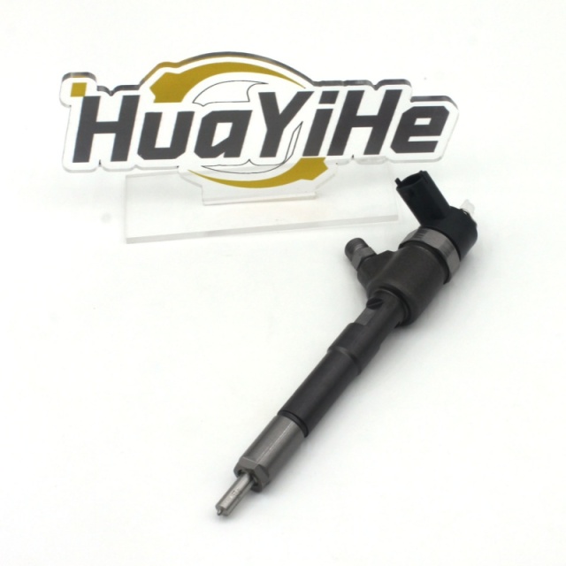 0445110561 04132014 0445110558 04123831 0445110679 High quality diesel injector (WhatsApp:+8616678177205)