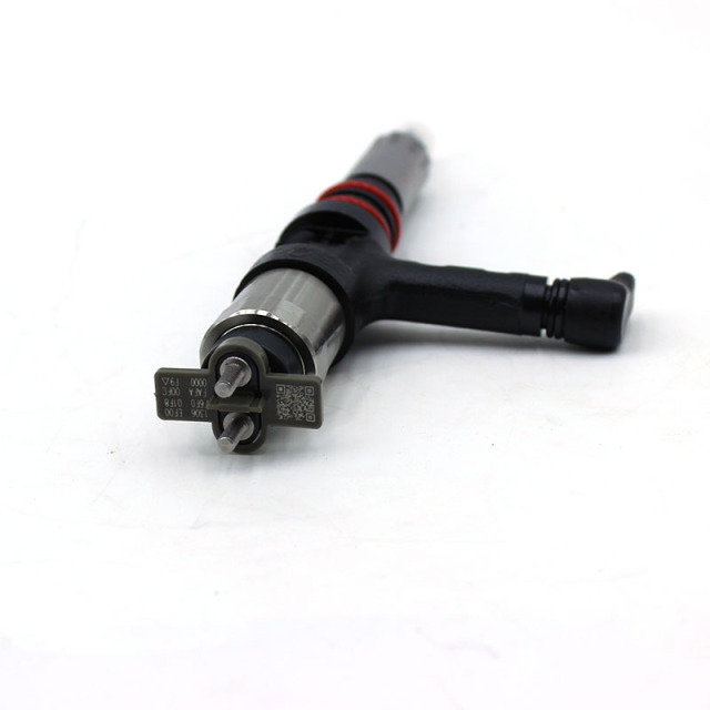 6245113100 Common rail fuel injector 6245-11-3100 (095000-6290); a diesel engine part for the SAA6D170E engine.,https://www.pandamanstore.com,6245113100 Common rail fuel injector 6245-11-3100 (095000-6290); a diesel engine part for the SAA6D170E engine.