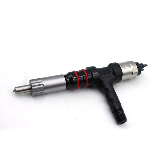 6245113100 Common rail fuel injector 6245-11-3100 (095000-6290); a diesel engine part for the SAA6D170E engine.,https://www.pandamanstore.com,6245113100 Common rail fuel injector 6245-11-3100 (095000-6290); a diesel engine part for the SAA6D170E engine.