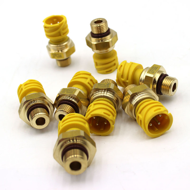Crankcase pressure sensor 21634017, compatible with D12/D13 engines and 12/16 series FM heavy-duty trucks,https://www.pandamanstore.com,Crankcase pressure sensor 21634017, compatible with D12/D13 engines and 12/16 series FM heavy-duty trucks
