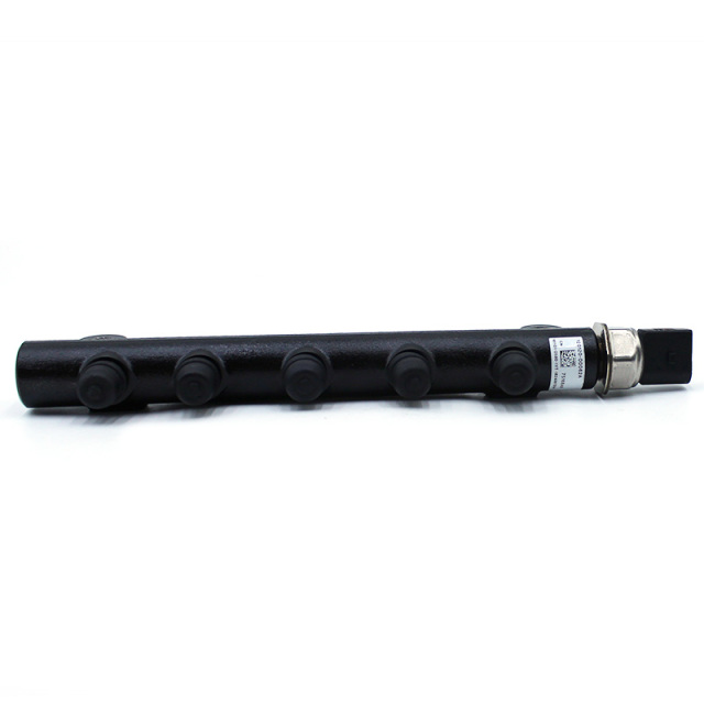 Common-rail fuel injector 7516849 (replaces 7275454), suitable for D24 engines, skid-steer loaders, and excavators.,https://www.pandamanstore.com,Common-rail fuel injector 7516849 (replaces 7275454), suitable for D24 engines, skid-steer loaders, and excavators.