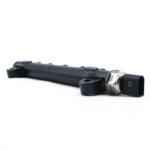 Common-rail fuel injector 7516849 (replaces 7275454), suitable for D24 engines, skid-steer loaders, and excavators.,https://www.pandamanstore.com,Common-rail fuel injector 7516849 (replaces 7275454), suitable for D24 engines, skid-steer loaders, and excavators.