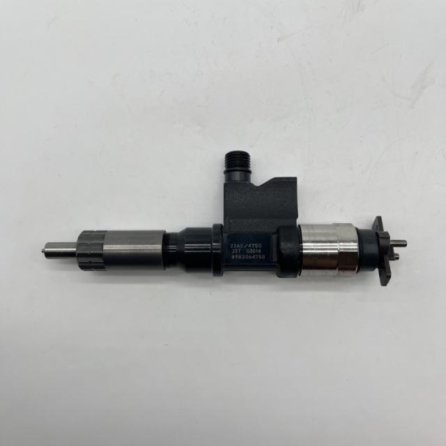 0950000660 Common Rail Injector 095000-0660 / 8-98284393-0, spare part for heavy truck & excavator diesel engines,https://www.pandamanstore.com,0950000660 Common Rail Injector 095000-0660 / 8-98284393-0, spare part for heavy truck & excavator diesel engines