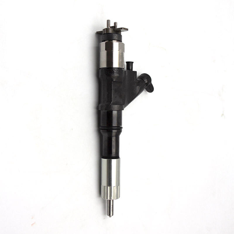 Diesel Fuel Injector  095000-8011 VG1246080051 Excavator Truck Diesel engine spare Auto parts Steel,https://www.pandamanstore.com,Diesel Fuel Injector  095000-8011 VG1246080051 Excavator Truck Diesel engine spare Auto parts Steel