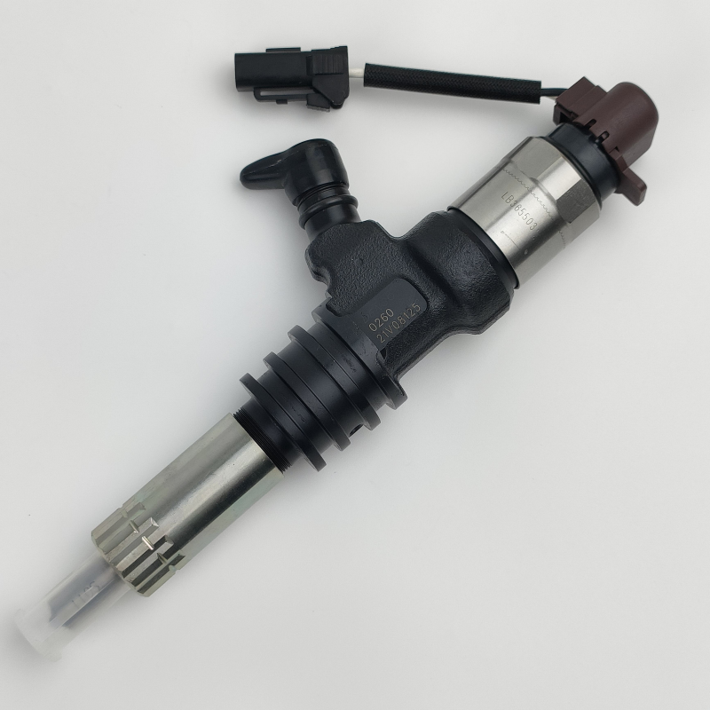 Replacement Common Rail Diesel Injector 095000-5450 ME302143 Truck Engine Spare Parts,https://www.pandamanstore.com,Replacement Common Rail Diesel Injector 095000-5450 ME302143 Truck Engine Spare Parts