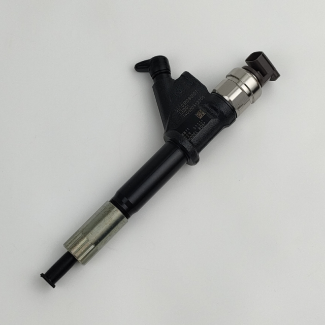 Replacement Common Rail Diesel Injector 095000-8871 VG1038080007 Truck Engine Spare Parts,https://www.pandamanstore.com,Replacement Common Rail Diesel Injector 095000-8871 VG1038080007 Truck Engine Spare Parts
