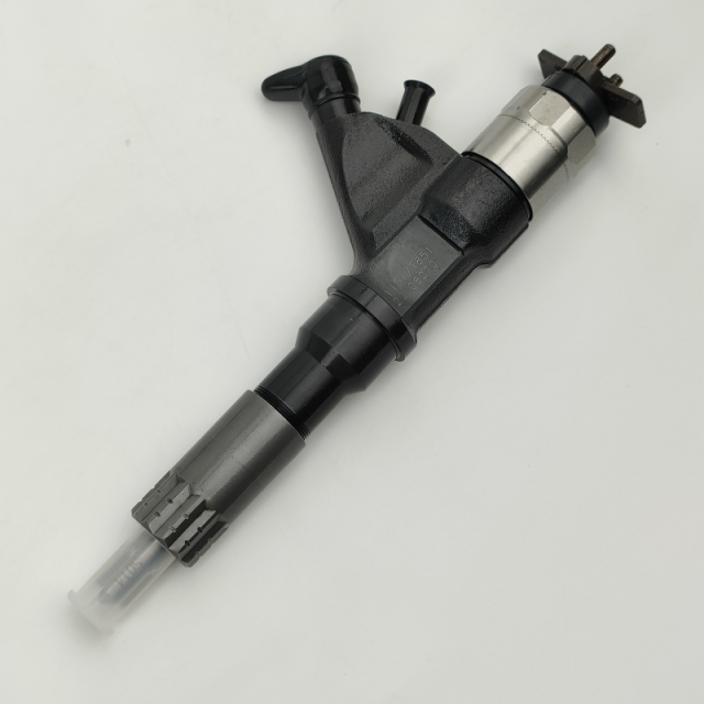 Common Rail Diesel Injector 2950501151 8981971851 Engine Repair Spare Parts,https://www.pandamanstore.com,Common Rail Diesel Injector 2950501151 8981971851 Engine Repair Spare Parts