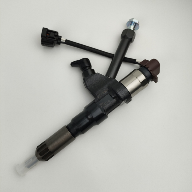 Replacement Common Rail Diesel Injector 095000-7172 23670-E0370 Truck Engine Spare Parts,https://www.pandamanstore.com,Replacement Common Rail Diesel Injector 095000-7172 23670-E0370 Truck Engine Spare Parts