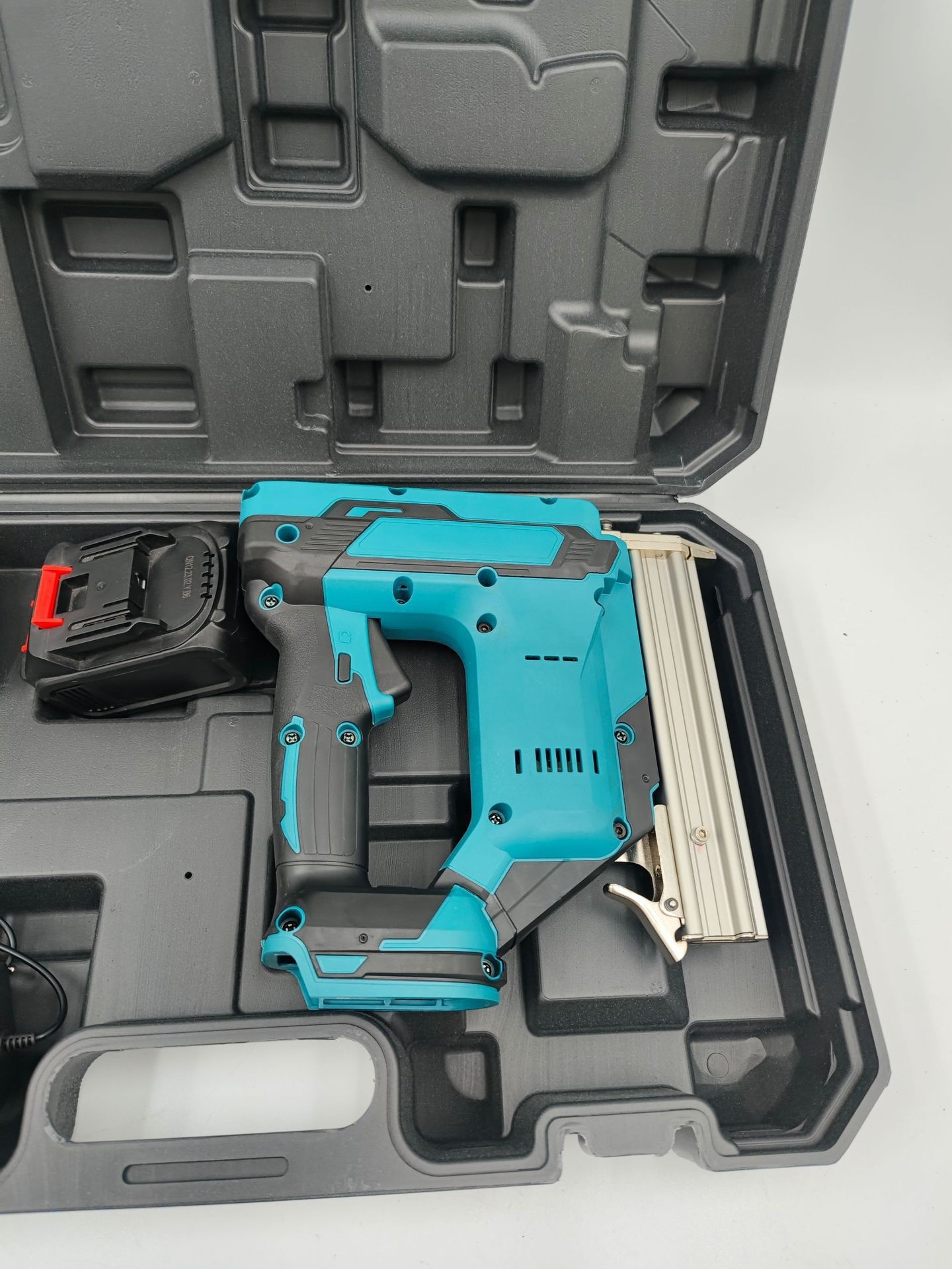 Pistola de clavos de aire