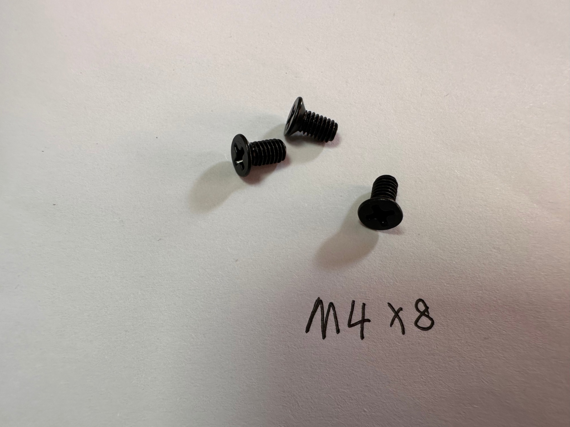 KM4X8MM Screws Black color silver color can be choosed length can be choosed customizied screws as drawing