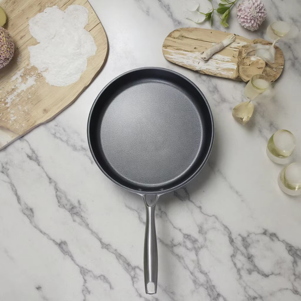 Compound Steel Frying Pan 28cm Cast Steel Handle Skillet Pot 11inch Kitchen Cooking Cookware Compatible with All Cooktops